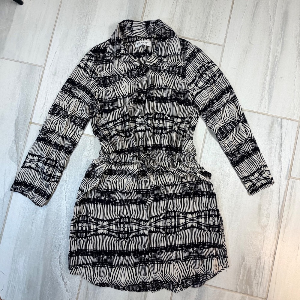 Veronica M Los Angeles Black White Geometric Shirt Dress DSS-2161 Small